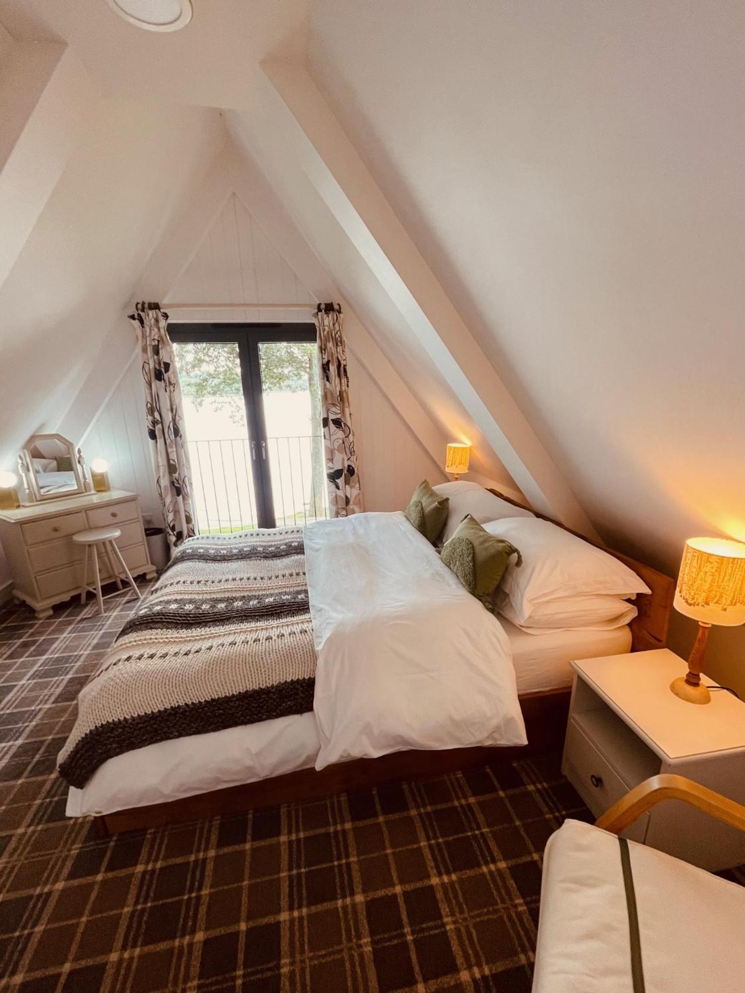 Lochend Chalets Port Of Menteith Eksteriør bilde